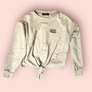 “Good Vibes” Long Sleeve Tie-Front Top – Heather Gray – Size Small